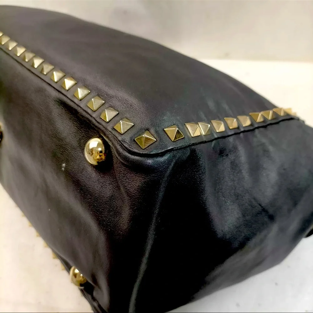 AUTH Valentino Garavani Black Medium Rockstud Tote - Picture 7 of 11